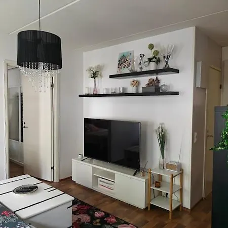 Kaunis Kaksio Laehellae Rautatieasemaa * Hameenlinna